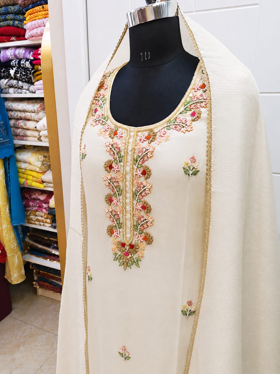 Elegant Ivory Embroidered 3-Piece Suit Set - Image 3